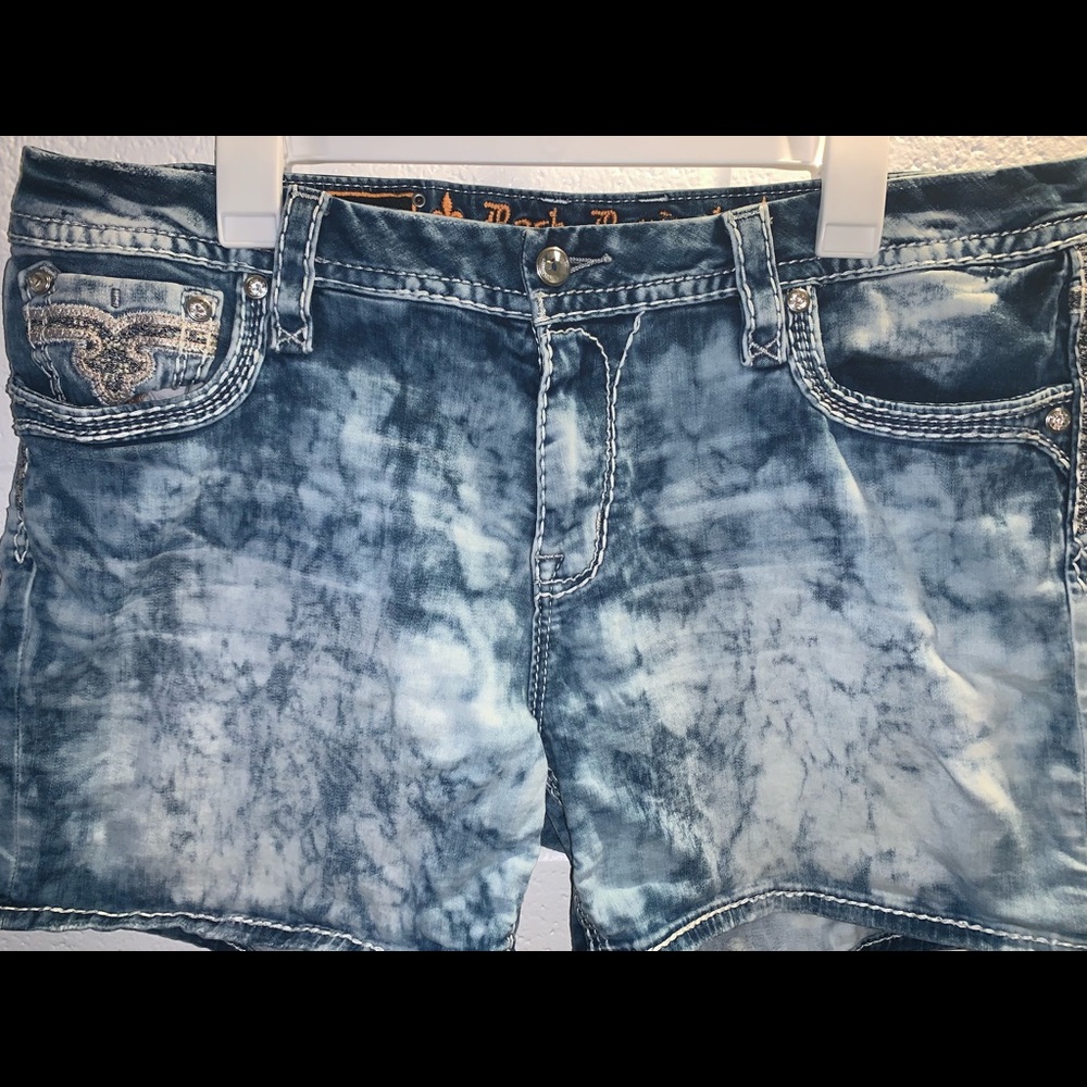Rock Revival easy short